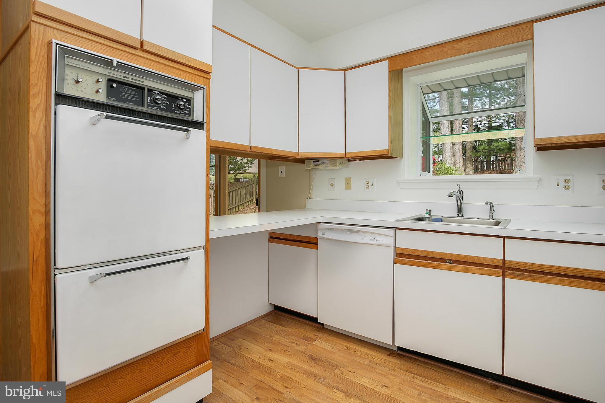 5305 Ravensworth Road Springfield, VA 22151 - Photo 14 of 30 Kitchen