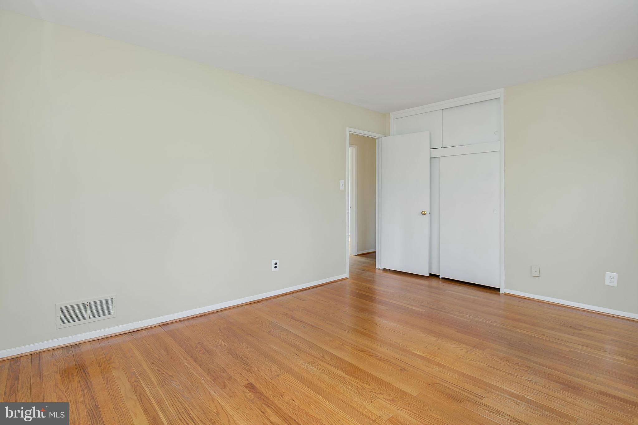 5305 Ravensworth Road Springfield, VA 22151 - Photo 25 of 30 Bedroom