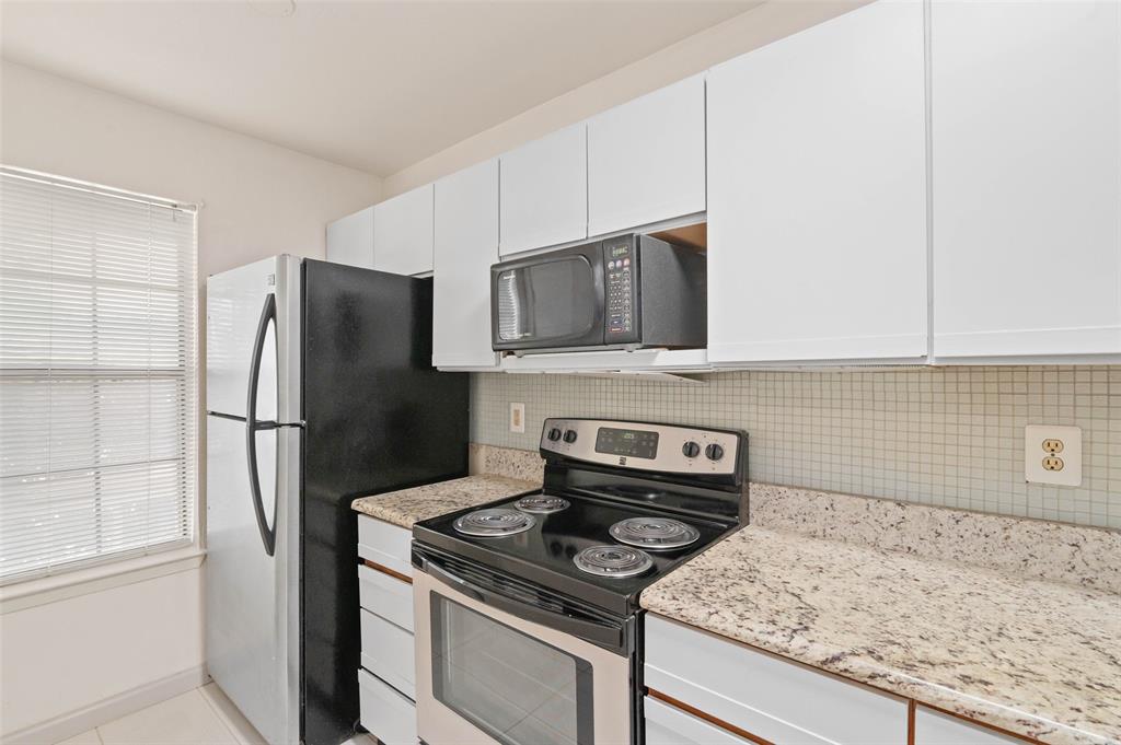 700 West Collins Street Denton, TX 76201 - Photo 11 of 36