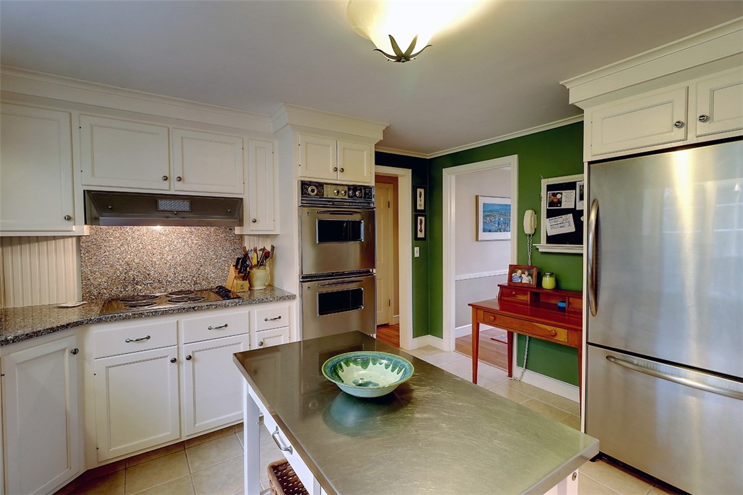 19 Wildflower Road Barrington, RI 02806 - Photo 11 of 40