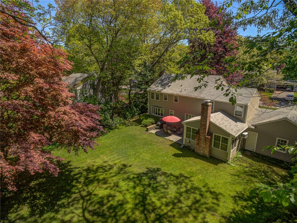 19 Wildflower Road Barrington, RI 02806 - Photo 3 of 40