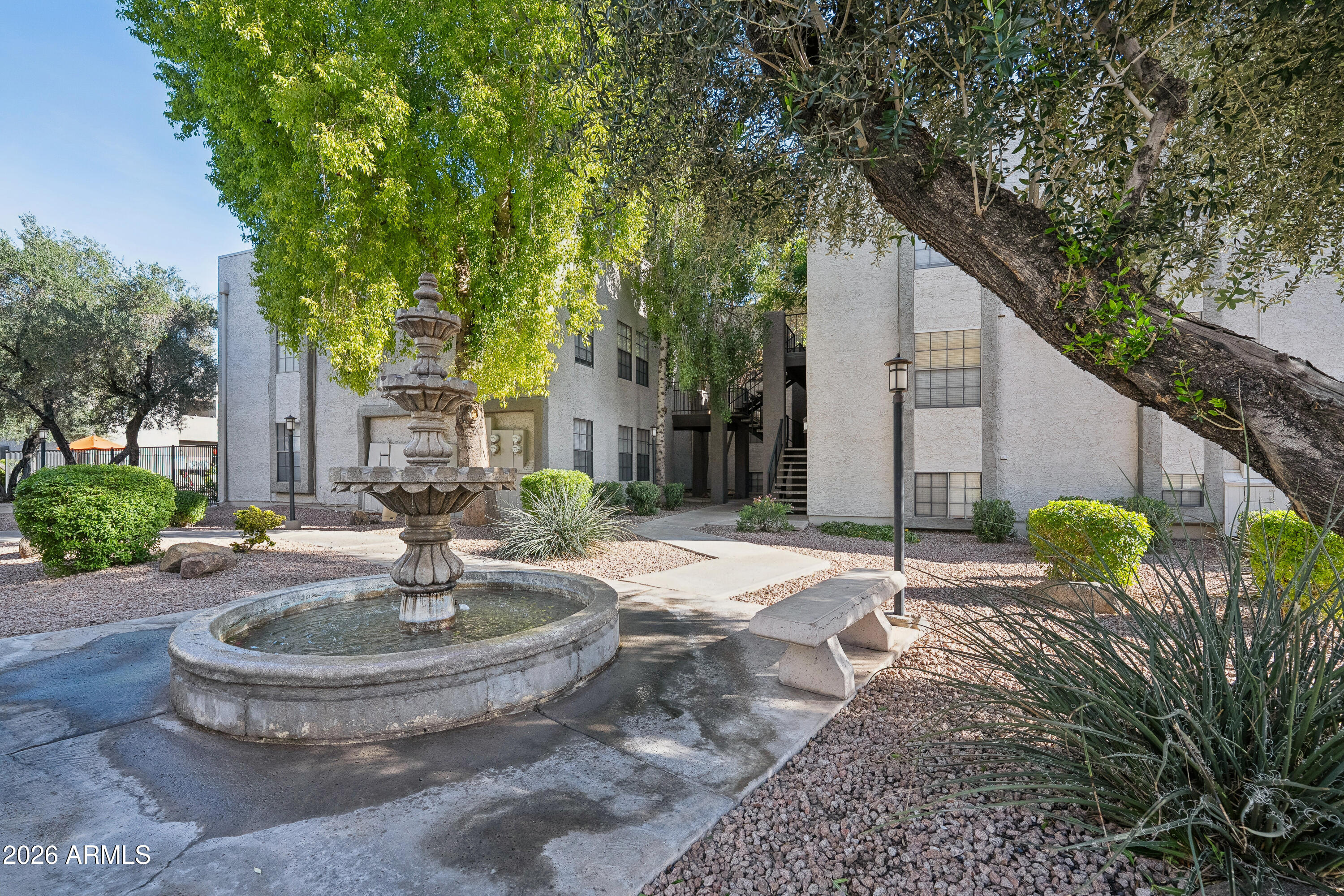 8020 E THOMAS RD-01