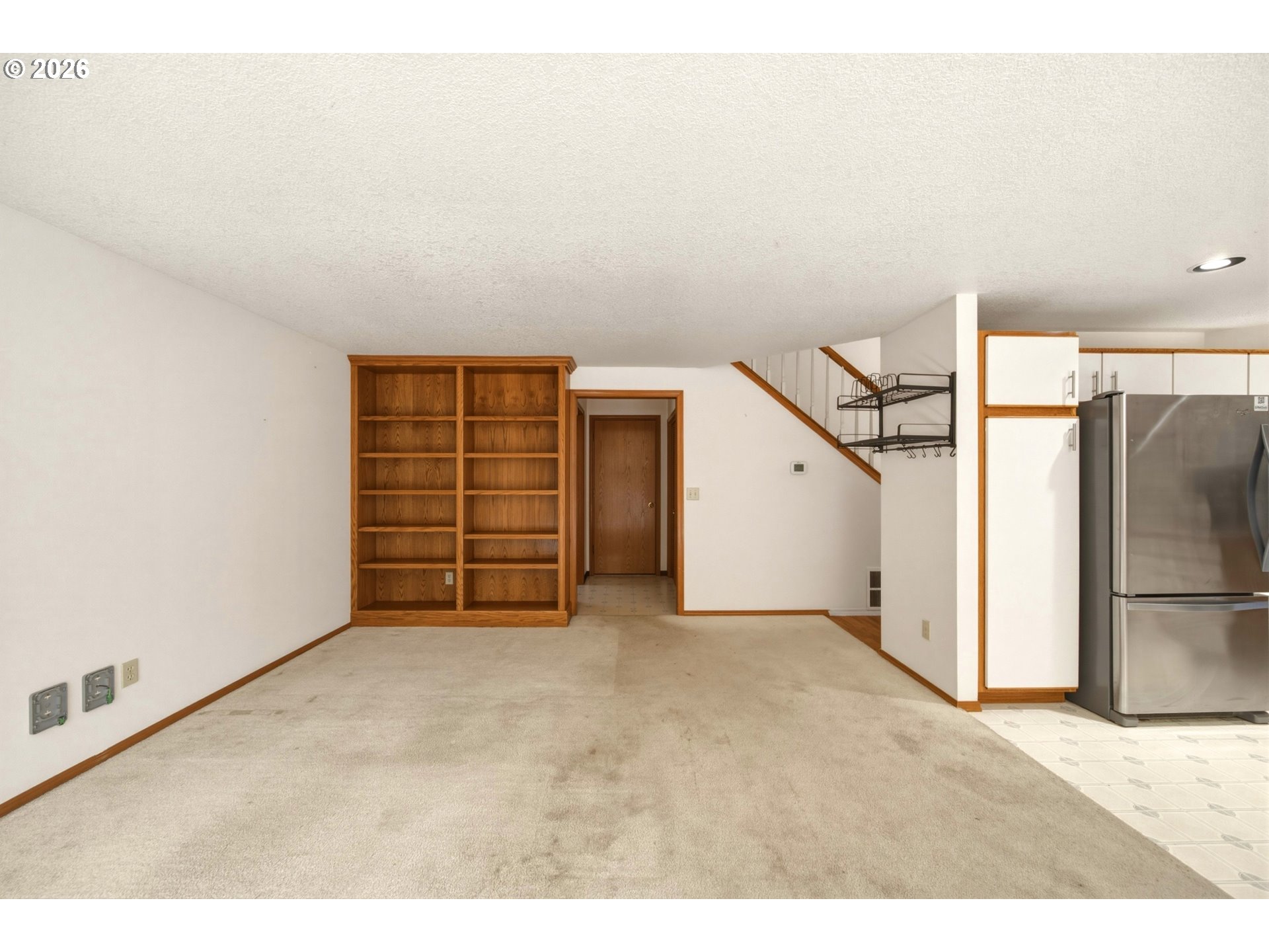5002 Southwest Vacuna Street Portland, OR 97219 - Photo 7 of 20