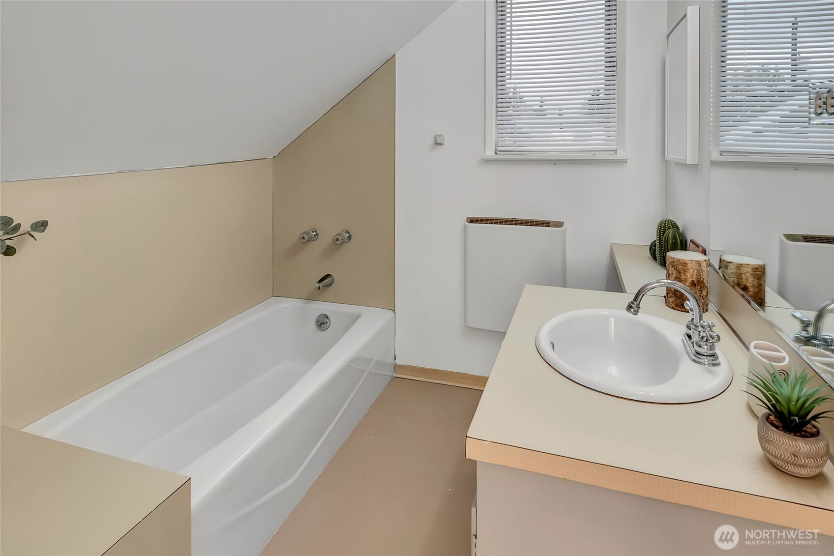 4606 Northeast 47th Street Seattle, WA 98105 - Photo 18 of 36