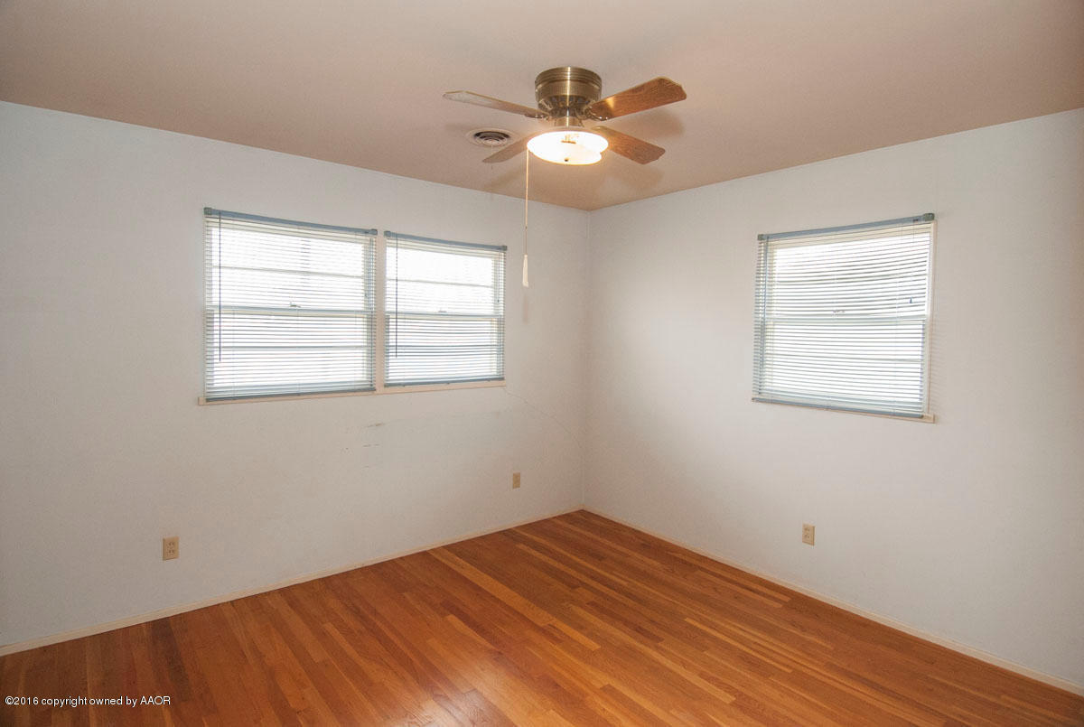 5205 Parker Street Amarillo, TX 79110 - Photo 8 of 20 MASTER VIEW 1