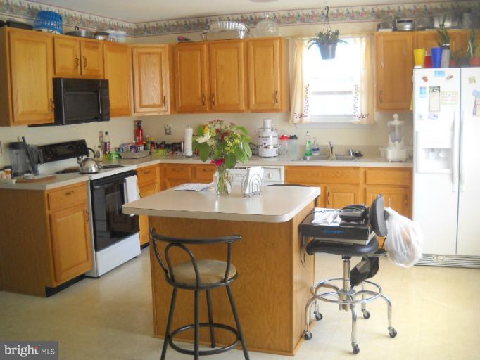 1771 Grande View Avenue Severn, MD 21144 - Photo 3 of 9 Kitchen