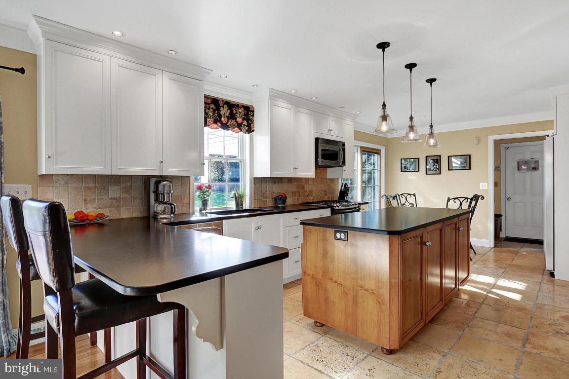 533 Koser Road Lititz, PA 17543 - Photo 4 of 30