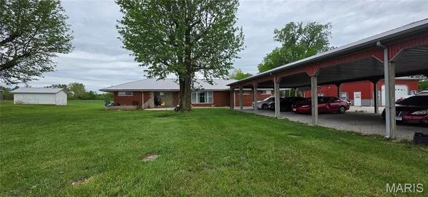 $245,000 | 1432 West Pine Street, Percy, IL 62272
