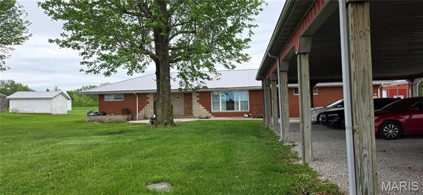$245,000 | 1432 West Pine Street, Percy, IL 62272