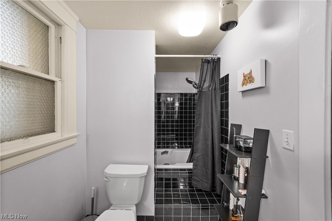 2707 Lancashire Road, Unit 15 Cleveland, OH 44106 - Photo 27 of 33