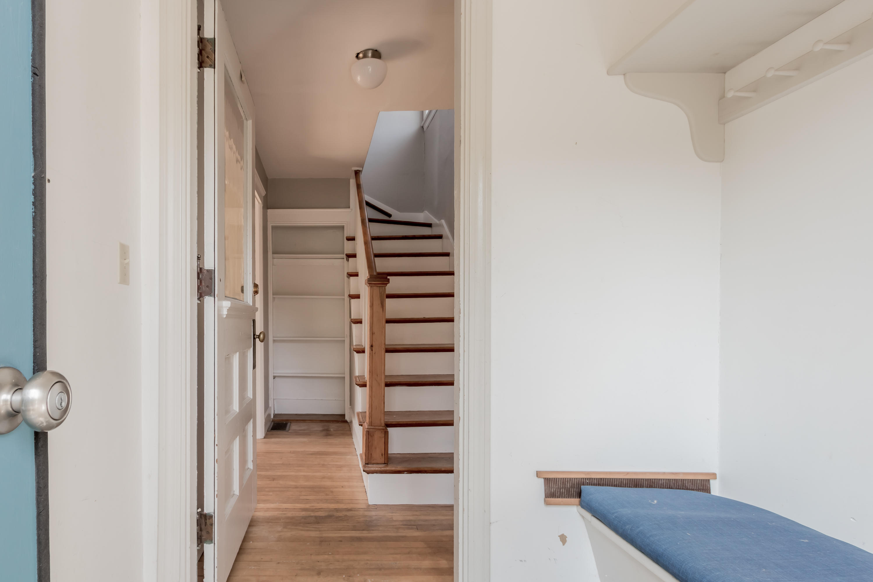 51 Farnham Street Portland, ME 04103 - Photo 4 of 41 foyer
