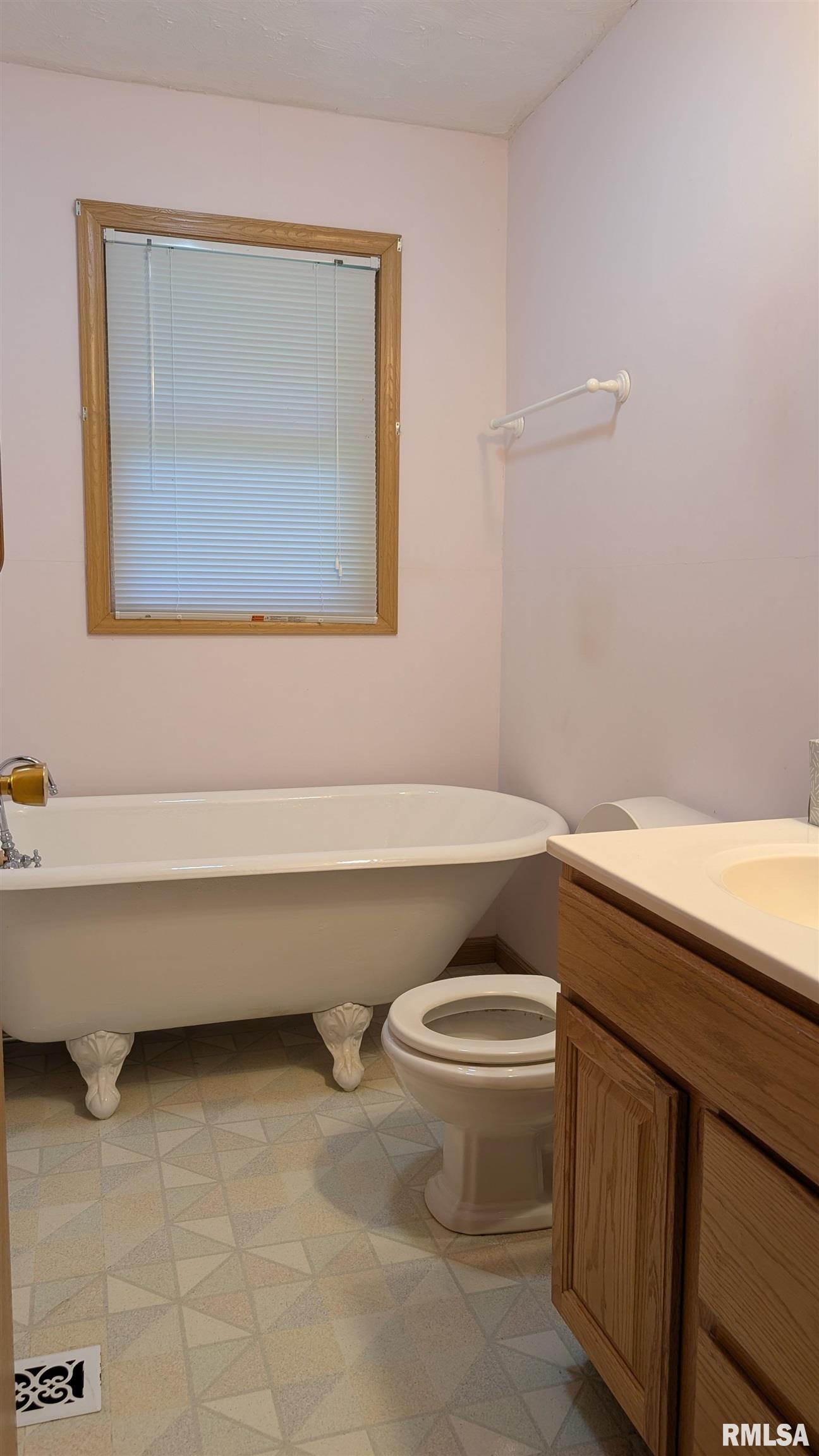 4487 Davis Road Pawnee, IL 62558 - Photo 14 of 34 Gallery Image 14