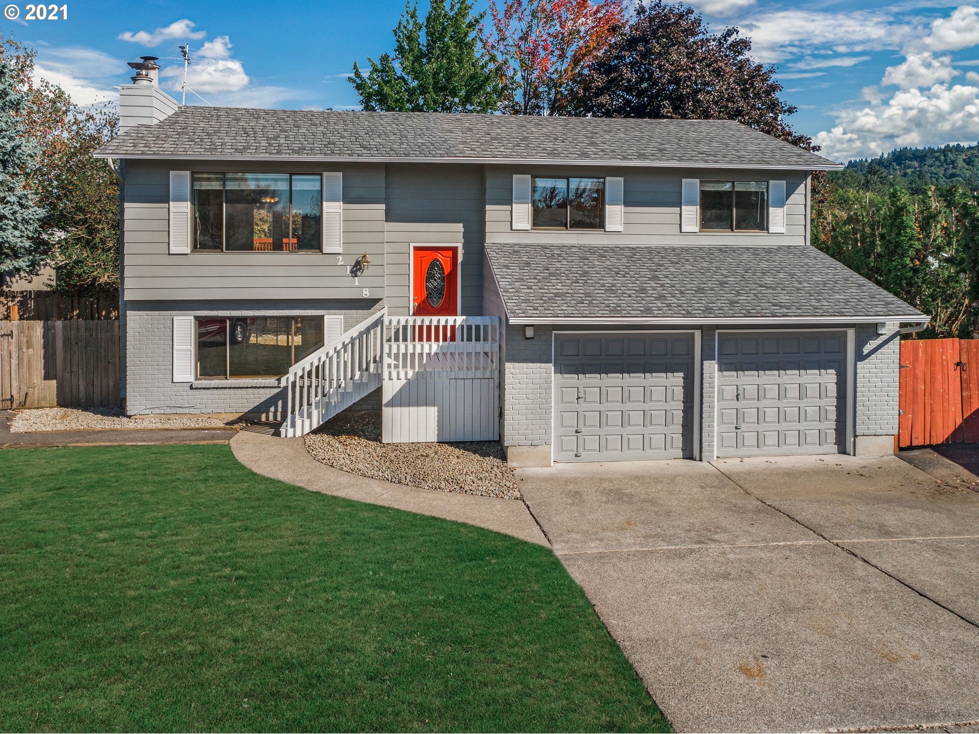 2118 Southwest 9th Place Gresham, OR 97080 - Photo 3 of 21 Gallery Image 3