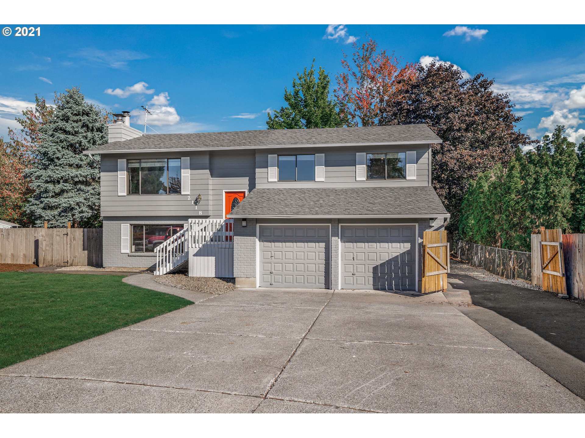 2118 Southwest 9th Place Gresham, OR 97080 - Photo 4 of 21 Gallery Image 4
