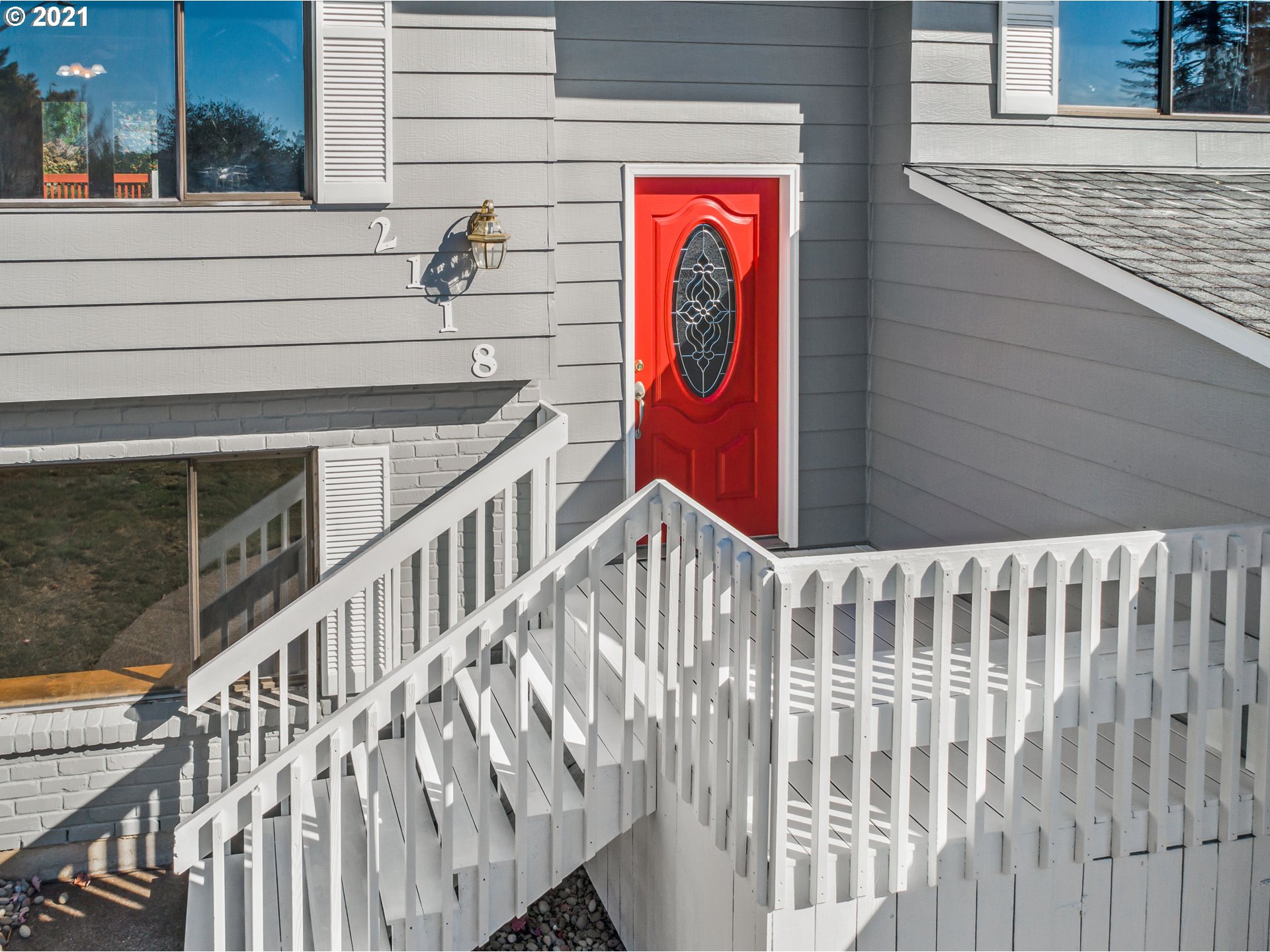 2118 Southwest 9th Place Gresham, OR 97080 - Photo 5 of 21 Gallery Image 5