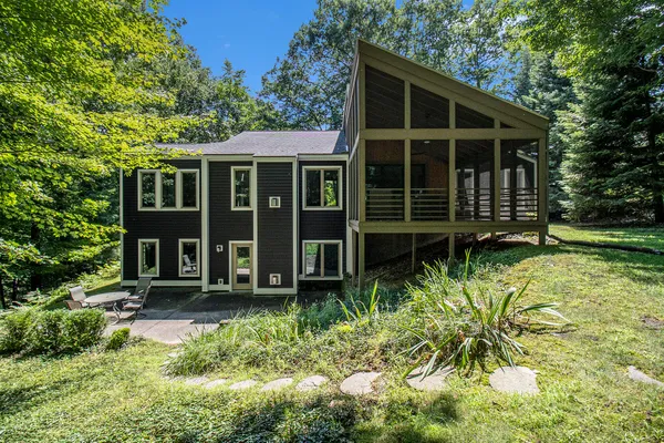 $589,000 | 5410 West Oak Ridge Road, Ludington, MI 49431