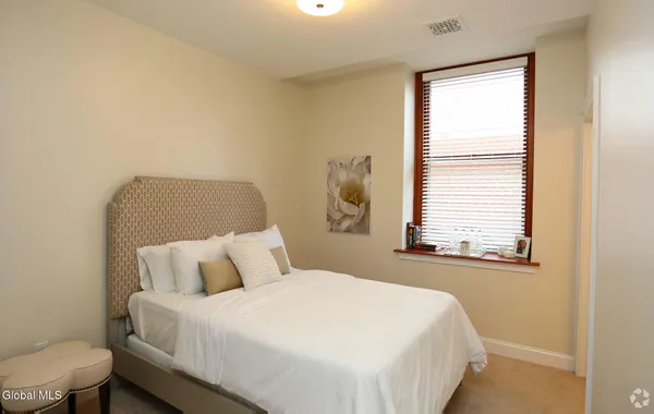 $3,413 | 233 Lake Avenue, Unit 112, Saratoga Springs, NY 12866