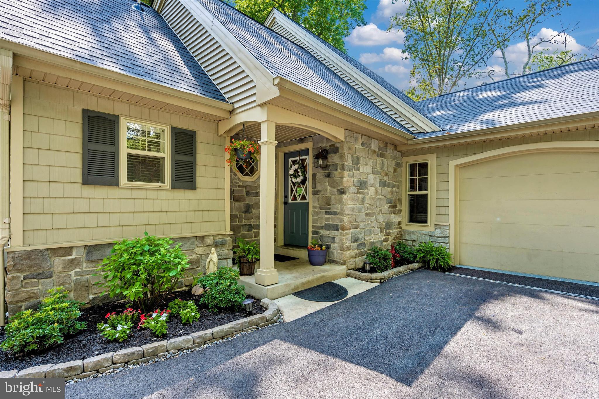 6604 West Lakeridge Road New Market, MD 21774 - Photo 2 of 56