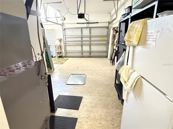 a view of walk in entryway