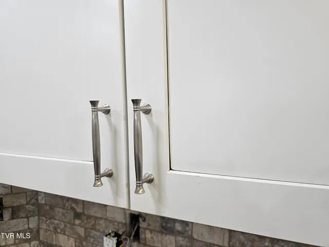 $498,000 | 737 Pasture Rdg Road, Piney Flats, TN 37686