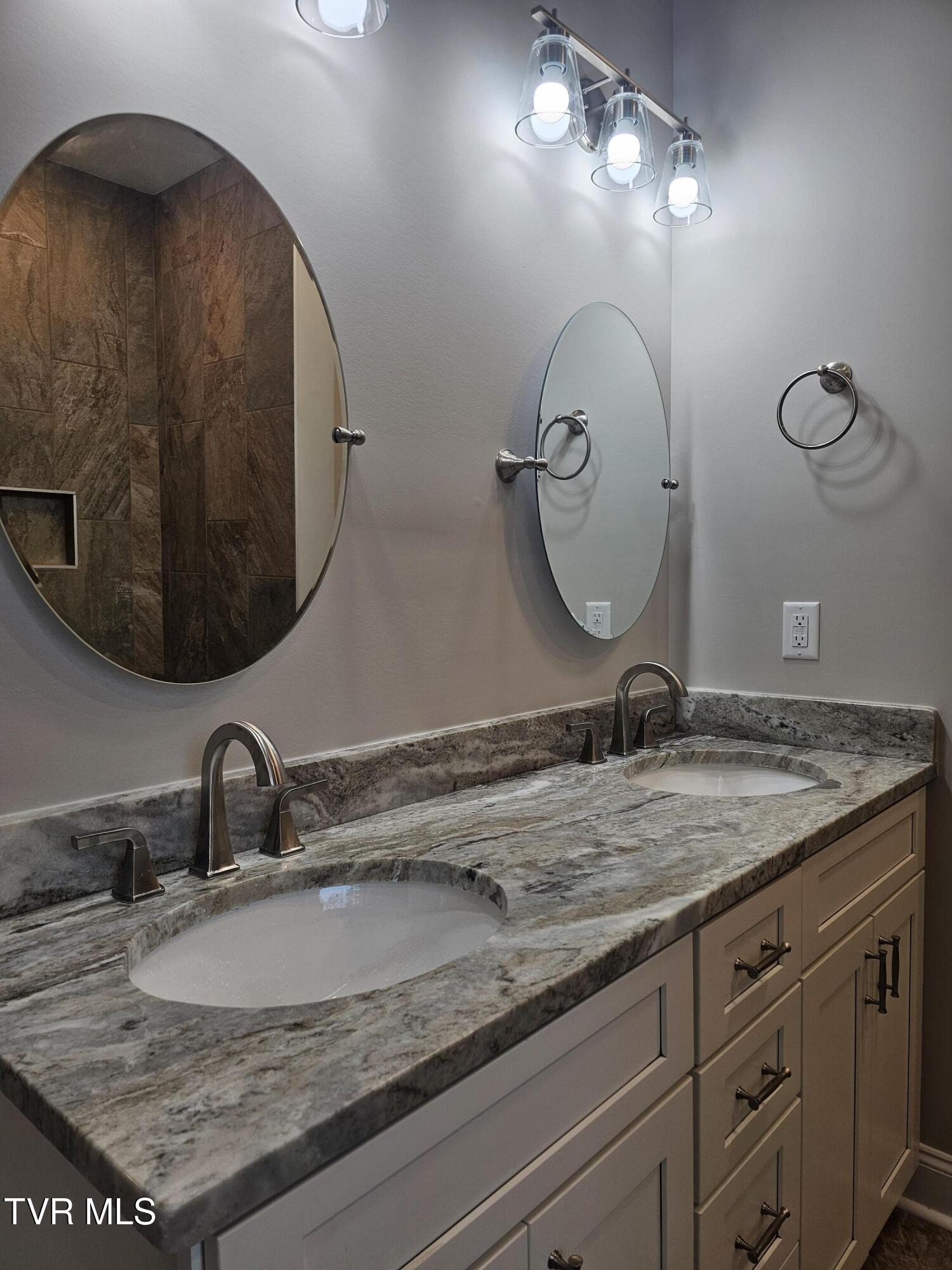 737 Pasture Rdg Road Piney Flats, TN 37686 - Photo 18 of 23 1000021271