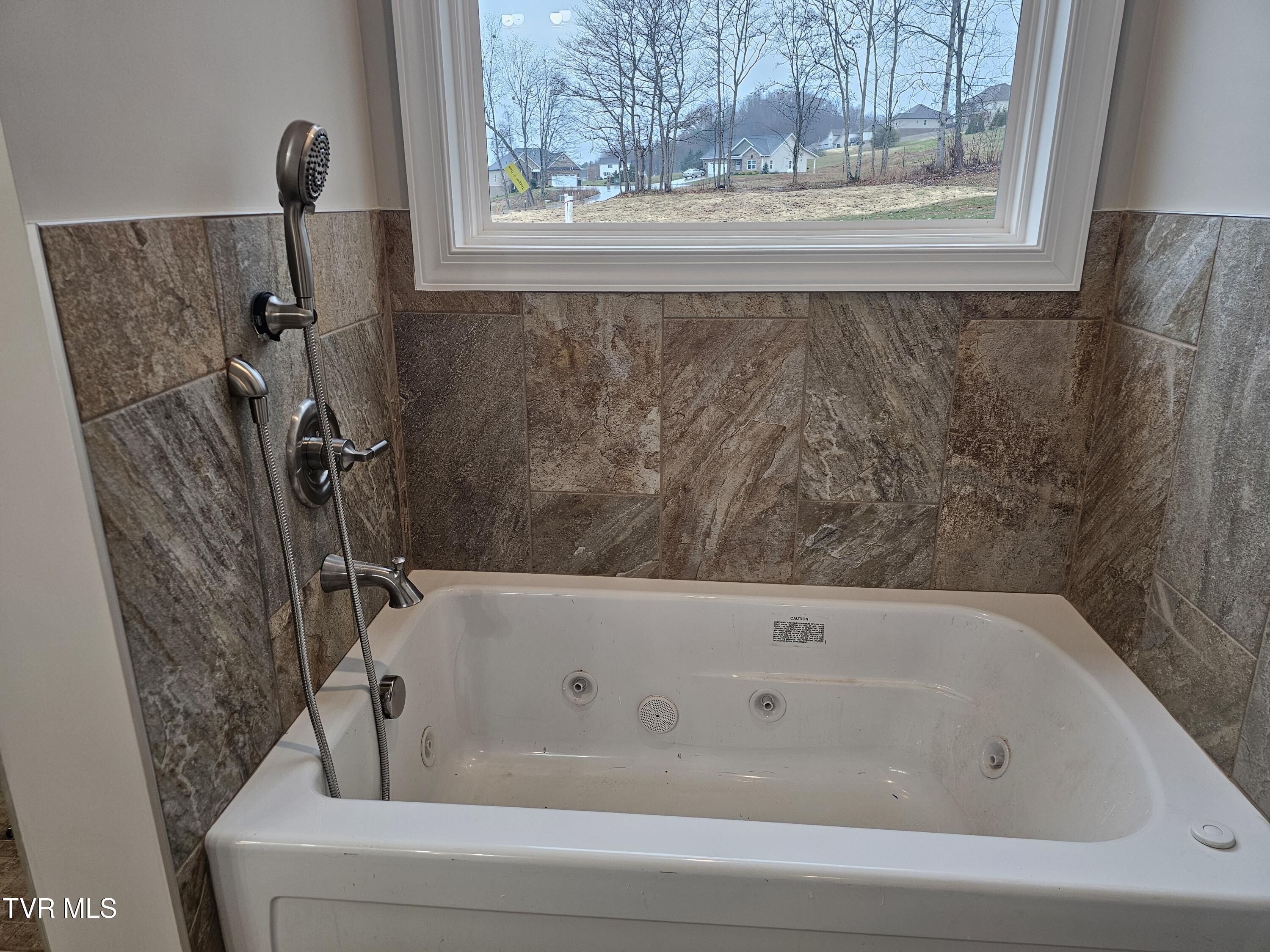 737 Pasture Rdg Road Piney Flats, TN 37686 - Photo 20 of 23 1000021275