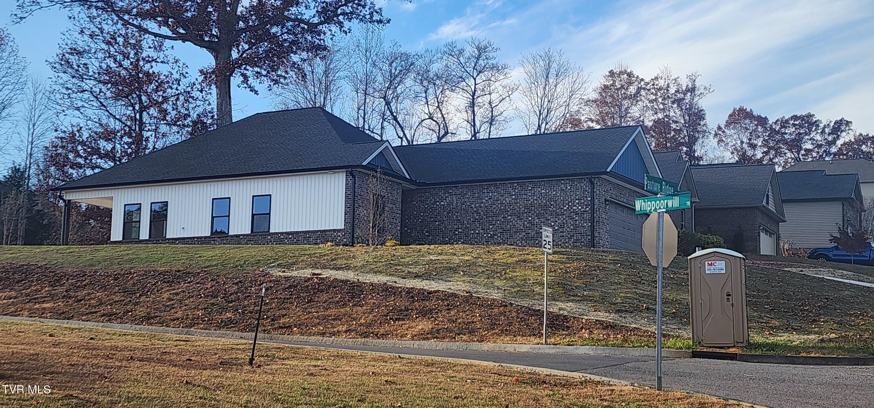 737 Pasture Rdg Road Piney Flats, TN 37686 - Photo 4 of 23 1000109253