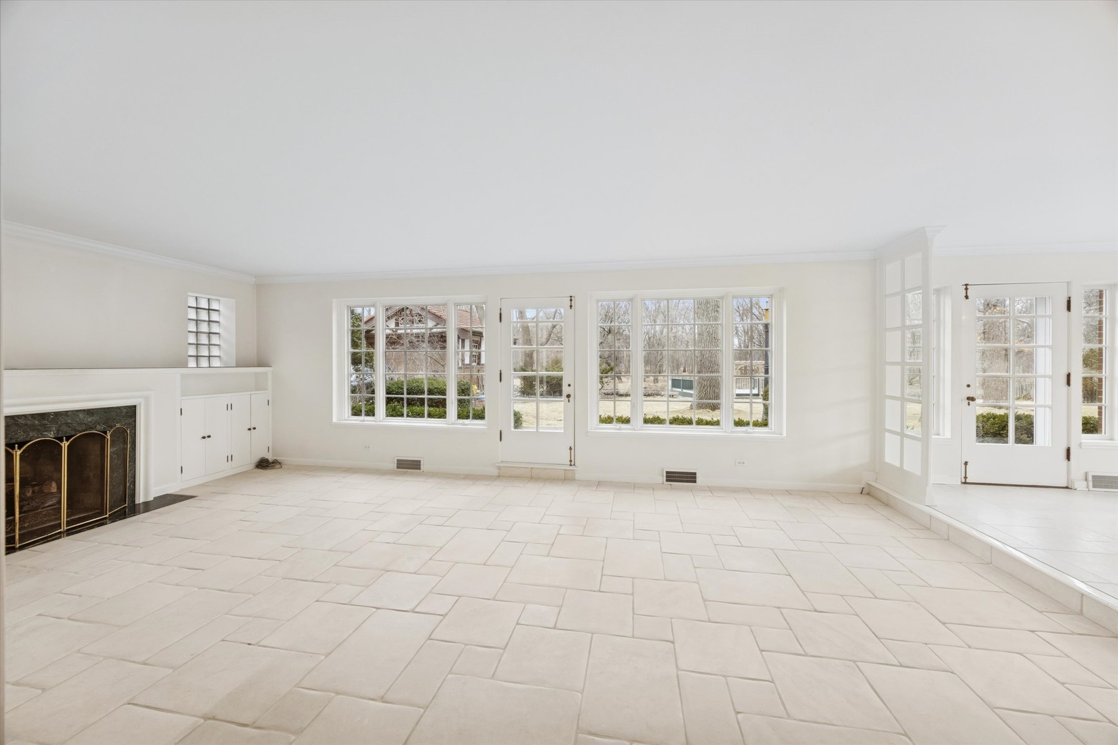 220 Maplewood Road Riverside, IL 60546 - Photo 6 of 39 Gallery Image 6