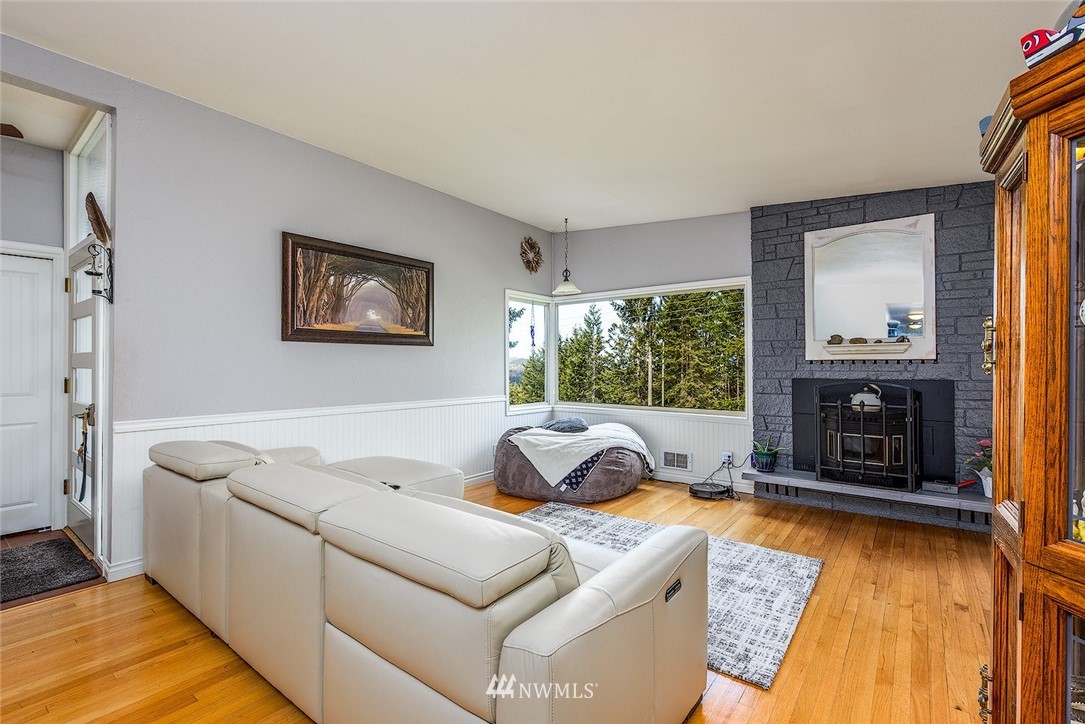 133 Hansen Road Port Angeles, WA 98363 - Photo 4 of 27