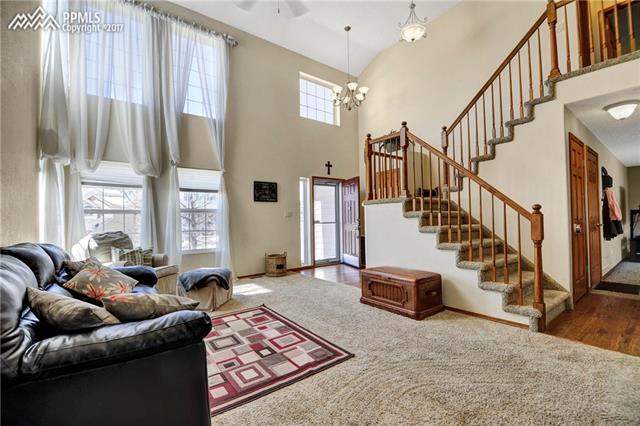 7645 Julynn Road Colorado Springs, CO 80919 - Photo 7 of 35