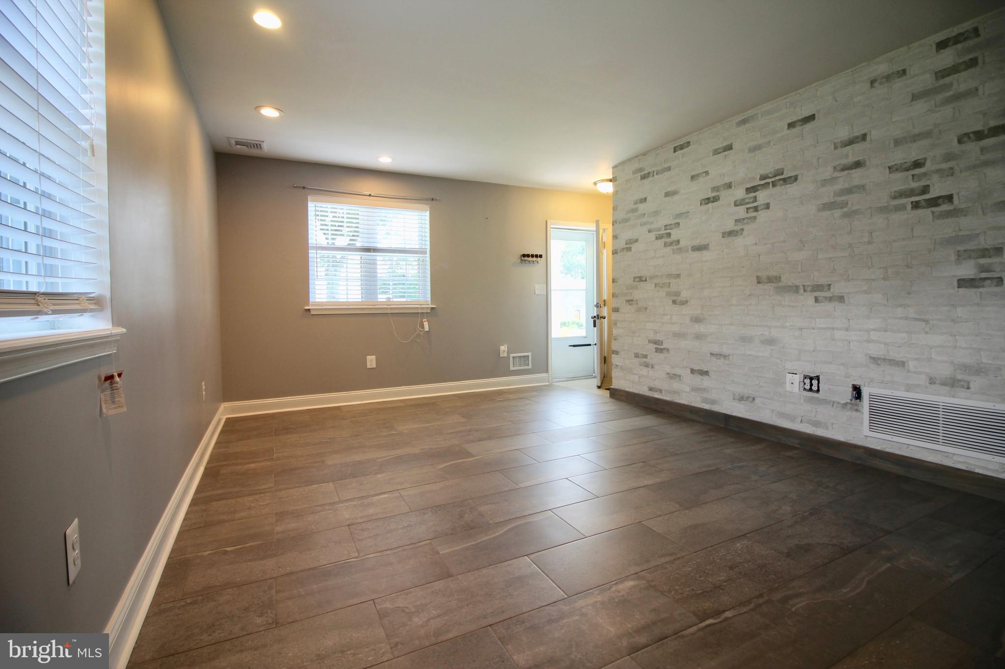1108 Bloomdale Road Philadelphia, PA 19115 - Photo 4 of 29 Living Room-2