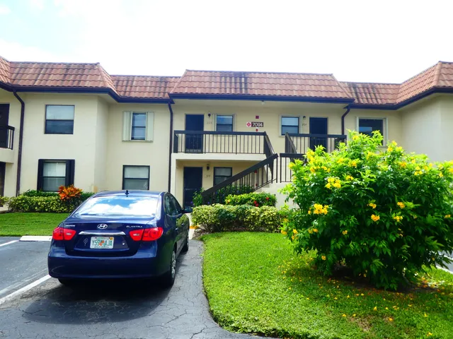$1,800 | 7094 Golf Colony Court, Unit 203, Lake Worth, FL 33467