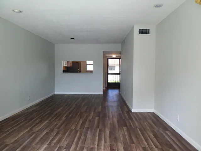 $1,800 | 7094 Golf Colony Court, Unit 203, Lake Worth, FL 33467