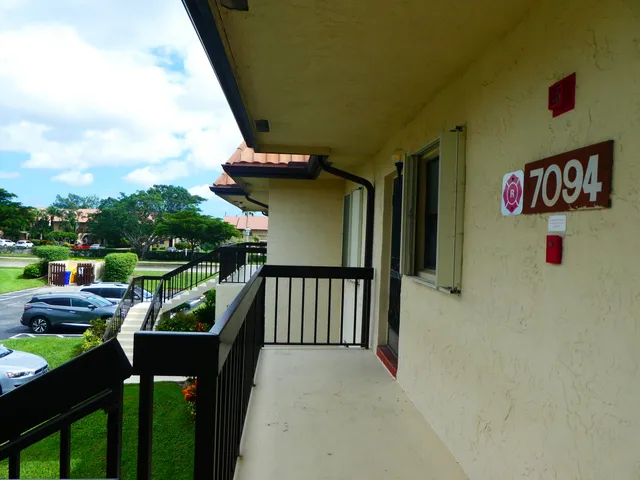 $1,800 | 7094 Golf Colony Court, Unit 203, Lake Worth, FL 33467