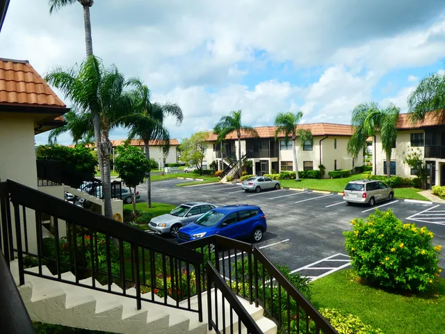 $1,800 | 7094 Golf Colony Court, Unit 203, Lake Worth, FL 33467