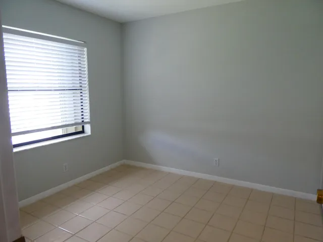 $1,800 | 7094 Golf Colony Court, Unit 203, Lake Worth, FL 33467