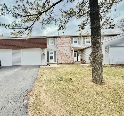 $2,750 | 135 Julie Road, Unit 135, Bolingbrook, IL 60440