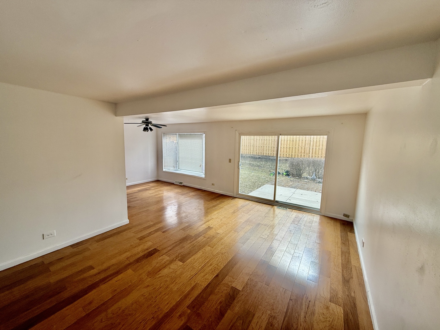 135 Julie Road, Unit 135 Bolingbrook, IL 60440 - Photo 2 of 7