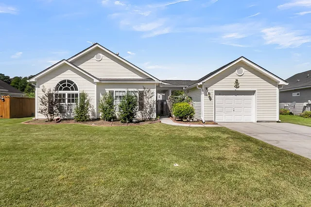$355,000 | 642 Savannah River Drive, Summerville, SC 29485