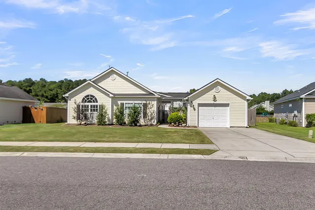 $355,000 | 642 Savannah River Drive, Summerville, SC 29485