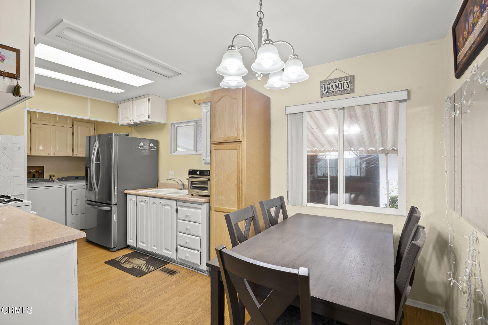 4147 Moreno Lane Oxnard, CA 93033 - Photo 12 of 22 18