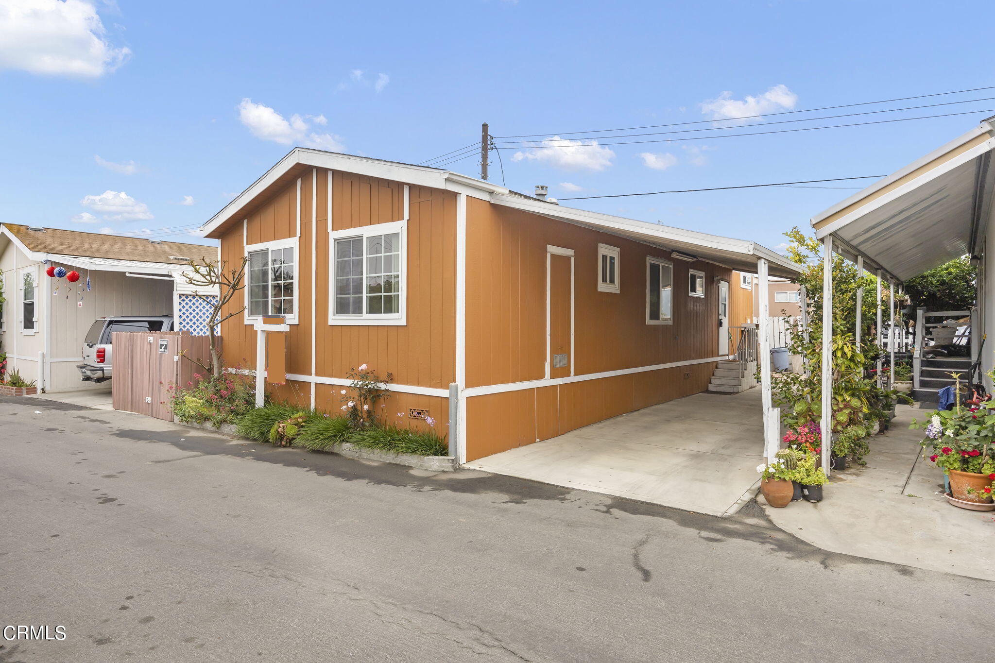 4147 Moreno Lane Oxnard, CA 93033 - Photo 3 of 22 3