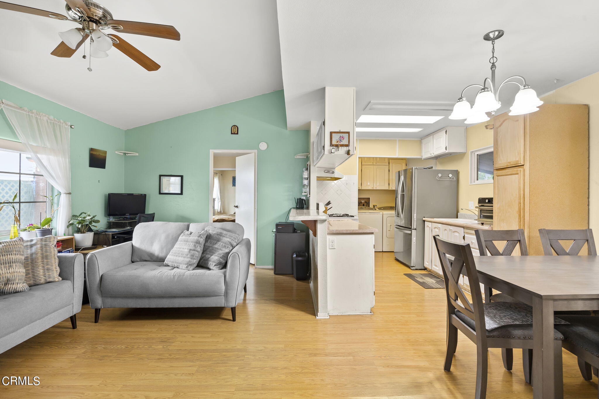 4147 Moreno Lane Oxnard, CA 93033 - Photo 6 of 22 10