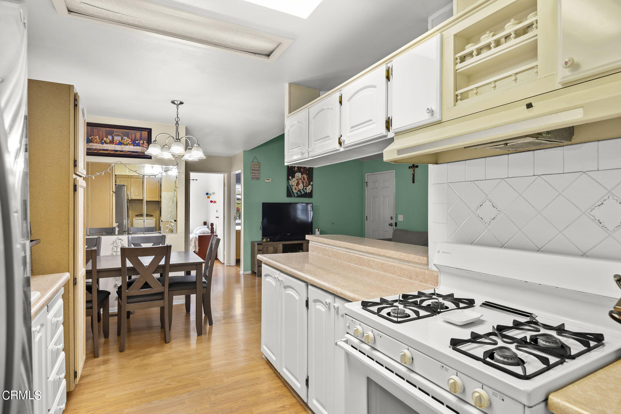 4147 Moreno Lane Oxnard, CA 93033 - Photo 7 of 22 11