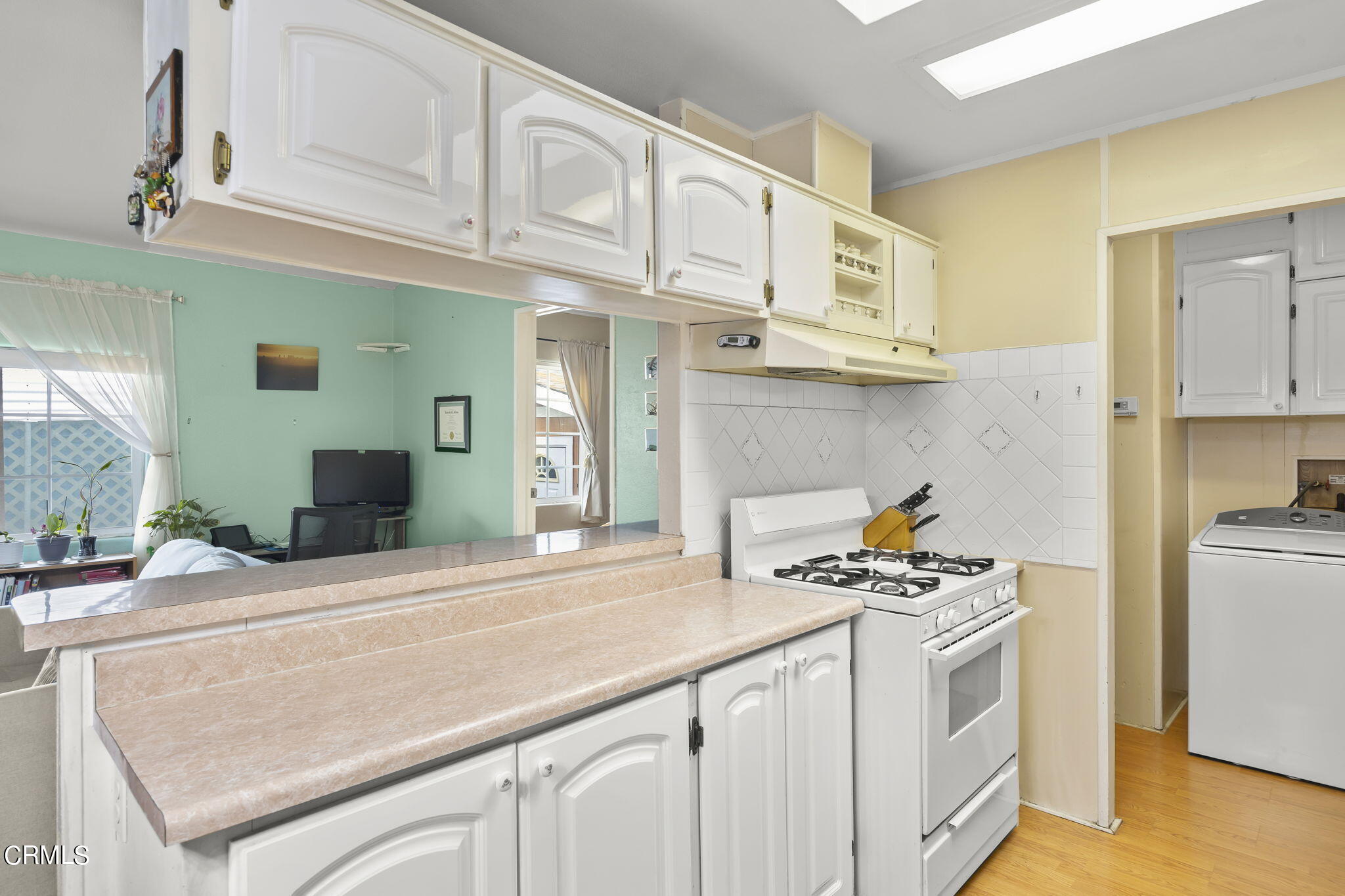 4147 Moreno Lane Oxnard, CA 93033 - Photo 8 of 22 13