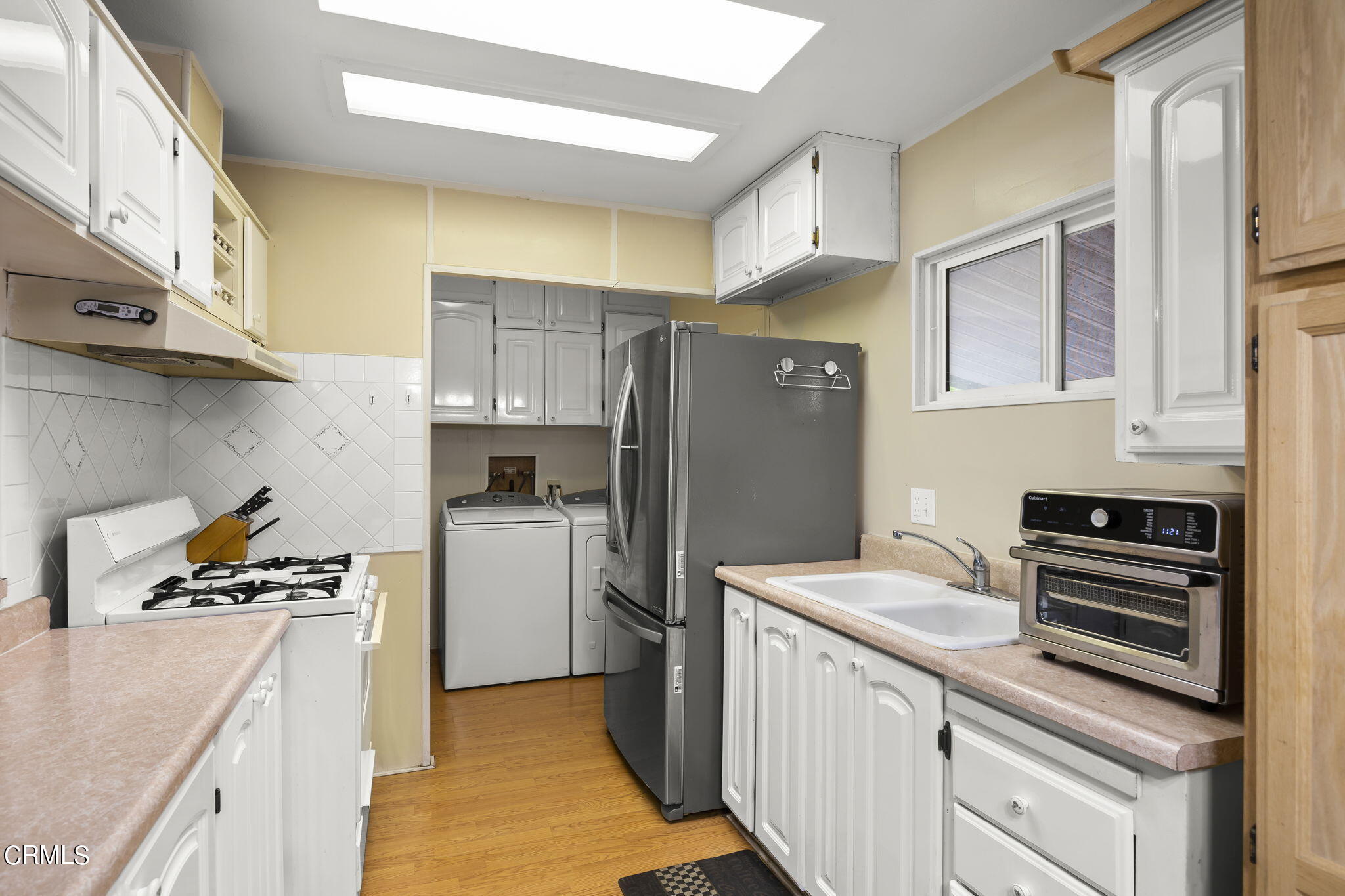 4147 Moreno Lane Oxnard, CA 93033 - Photo 9 of 22 16