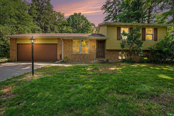 $259,900 | 22020 Hanover Drive, Bristol, IN 46507
