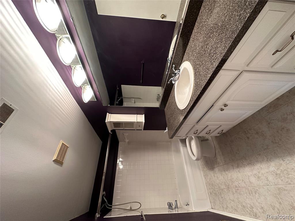 32005 West 12 Mile Road, Unit 207 Farmington, MI 48334 - Photo 9 of 17
