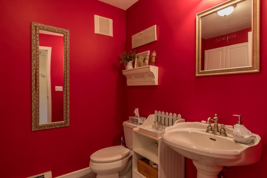 487 Fisher Road Fitchburg, MA 01420 - Photo 12 of 37