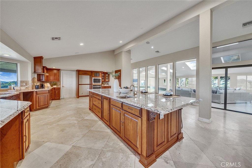 42253 Vía Nortada Temecula, CA 92590 - Photo 11 of 75